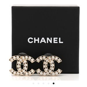 ❌SOLD!!❌ NEW! Chanel large CC studs